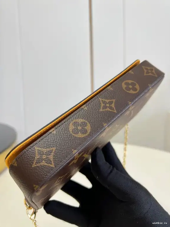 WIS VUITTON FÉLICIE POCHETTE LOUIS 0425
